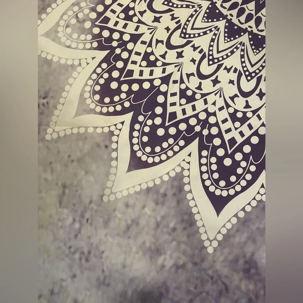 Mandala purple/white tapestry